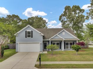 8001 Hydrangea Ln, Hanahan, SC 29410