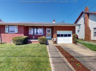 2904 Virginia Ave, Hurricane, WV 25526