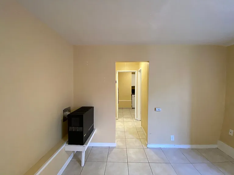 480 37th Street — Photo 2
