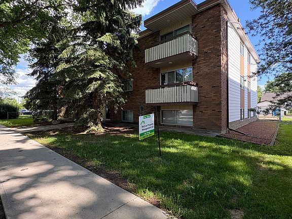 4th image of 10425 78th Ave NW #102