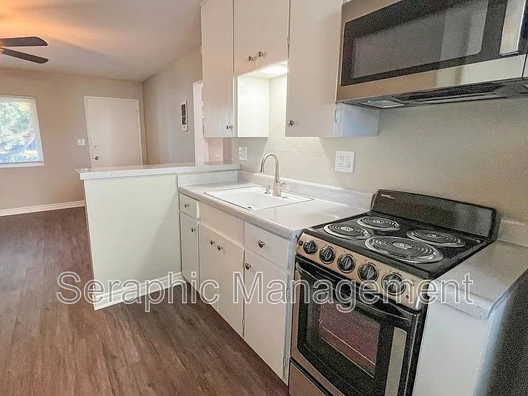 1058 Roewill Dr #9 — Photo 1
