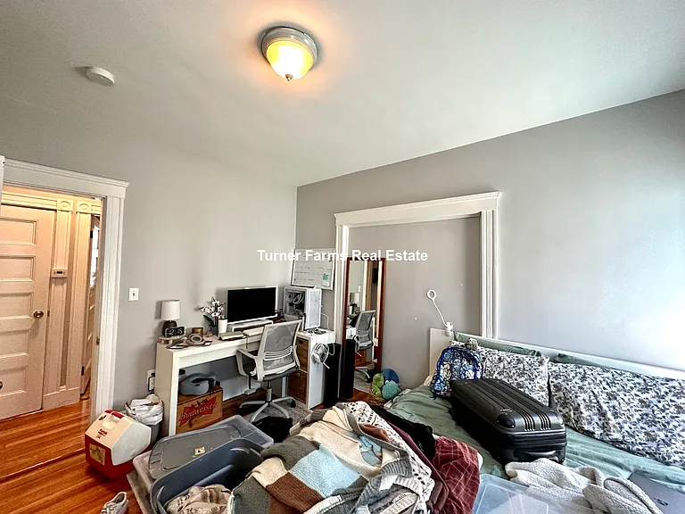 9 Taft St #3B — Photo 16