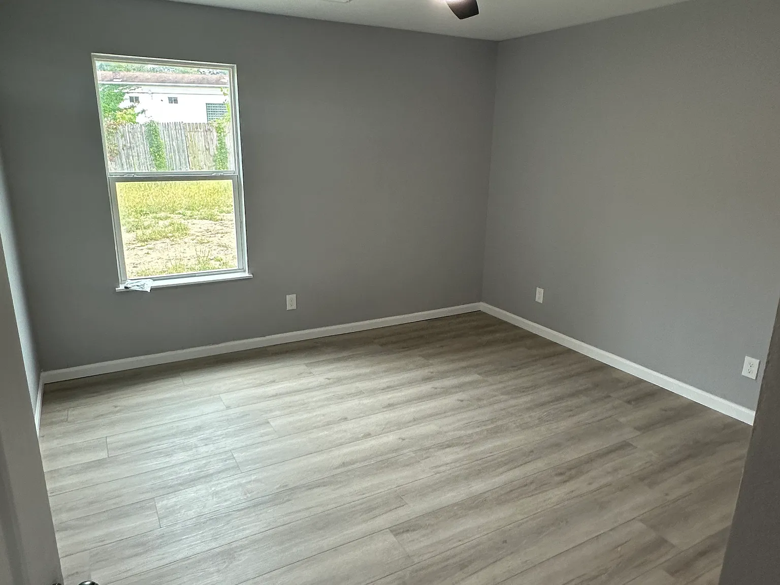 2 bed, 820 sqft, $1,300 — Photo 3