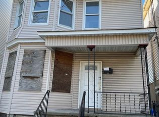 135 Fabyan Pl, Newark, NJ 07112
