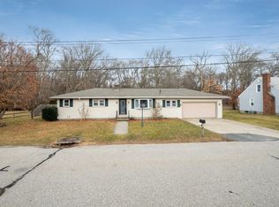 33 Westwood Dr, Dartmouth, MA 02747