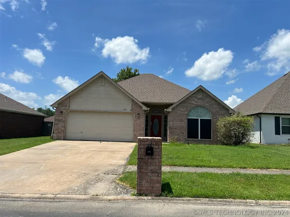 1125 S Marina Dr, Oologah, OK 74053