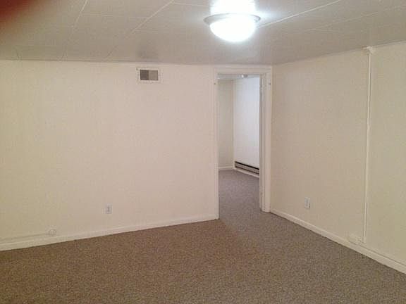 3rd image of 936 1/2 Yale Ave