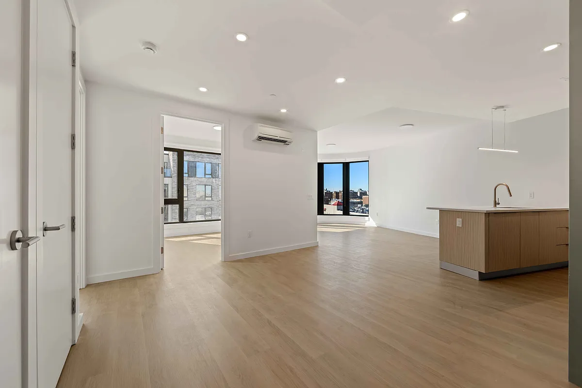 Building Photo - 2201 Beverley Rd #620A