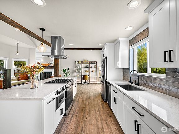 3rd image of 4393 Saltspring Drive