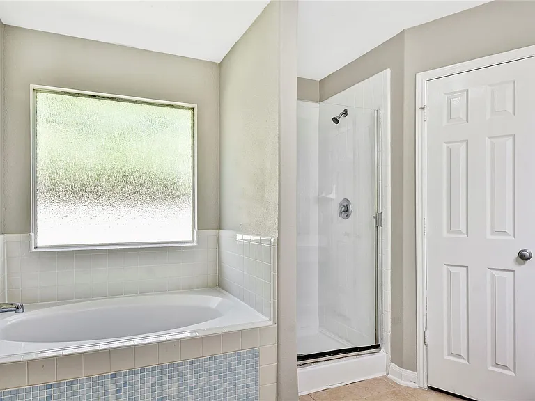 5601 Savannah Woods Ln — Photo 10