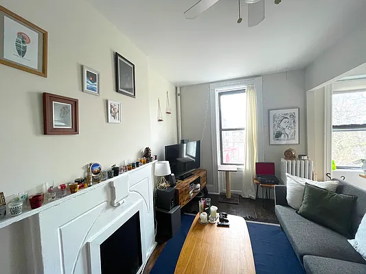 Rented by Dwell Residential Inc | media 16