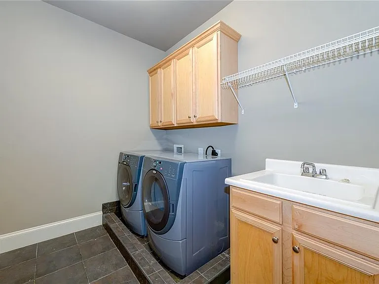 950 Glengate Pl — Photo 25