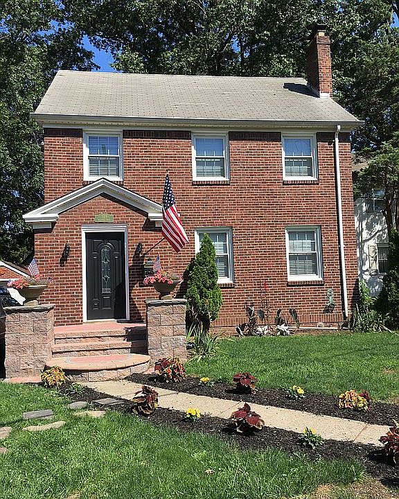 2nd image of 327 Palisade Rd