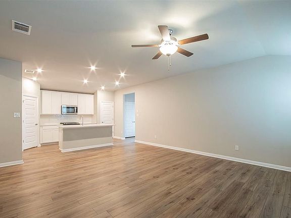3rd image of 126 Fairmeadow Downs Dr