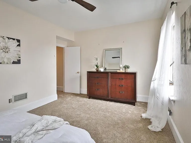 630-32 N 17th St #5 — Photo 13