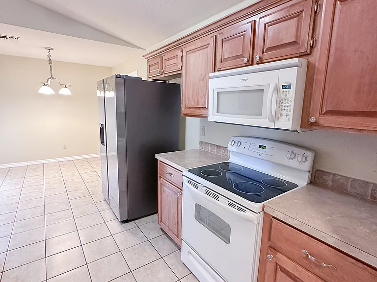 4407 SW Hickory Ln — Photo 4