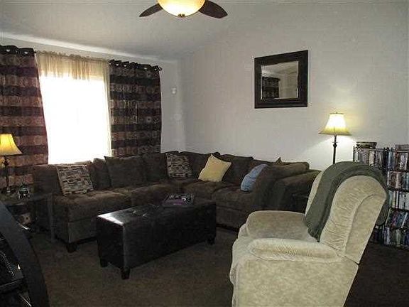 3rd image of 33253 Edward St