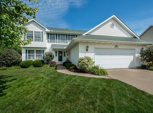 512 E 14th Avenue Ct, Coal Valley, IL
