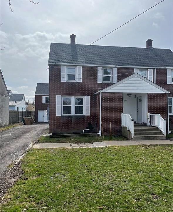 1st image of 291 Fonda Dr