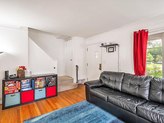5th image of 2524 Galpin Ave