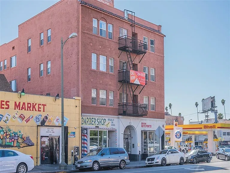 7th Street building