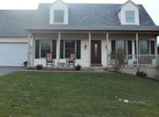 57 Sunrise Ln, Reinholds, PA 17569