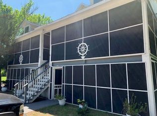 617 9th St #1, Kemah, TX 77565