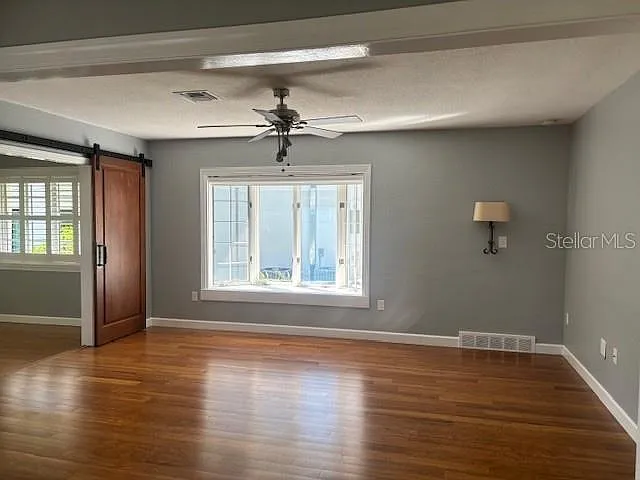 559 Chicago Ave — Photo 7