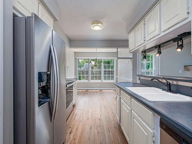 4016 Starwood Arch — Photo 9