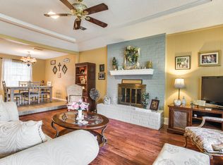725 Highland Park Dr, Hurst, TX 76054