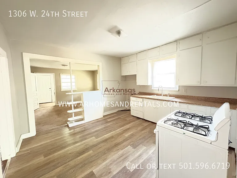 1306 W 24th St — Photo 2