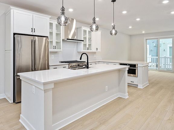 5th image of 10573 Oak Pl