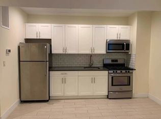 31-01 21st St #2RR, Astoria, NY 11106