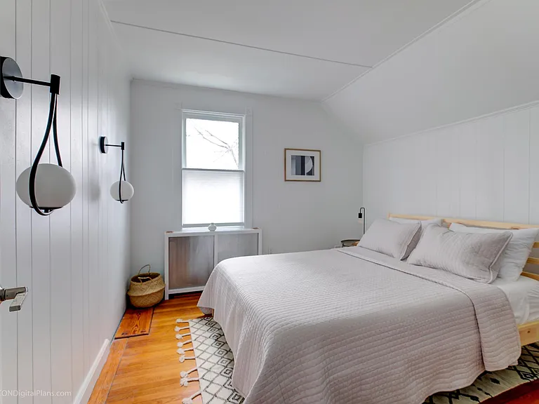 19 Congdon Ave — Photo 16
