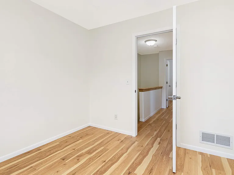 420 Buchanan St NE — Photo 23