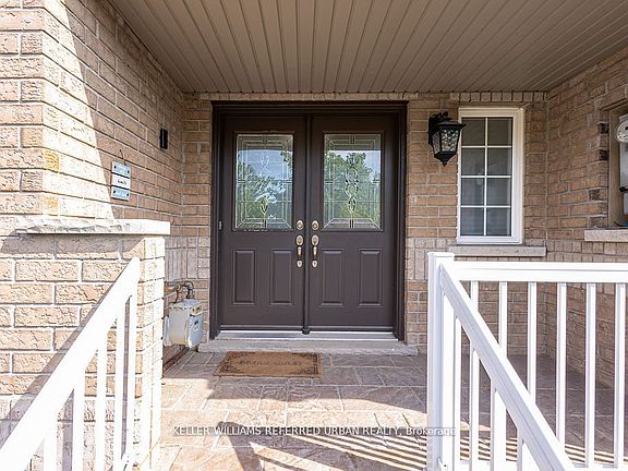 3rd image of 125 Niagara Trl