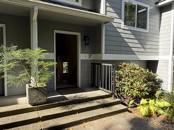 19905 4th Ave NE Unit F, Poulsbo, WA 98370