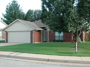 1612 Foxfire Rd, Edmond, OK 73003