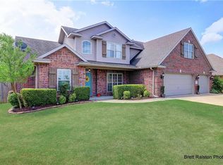 1624 Greystone Pl, Springdale, AR 72762