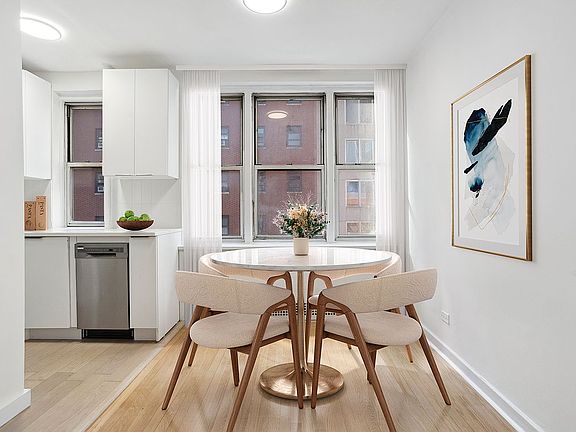 3rd image of 225 E 47th St APT 6B