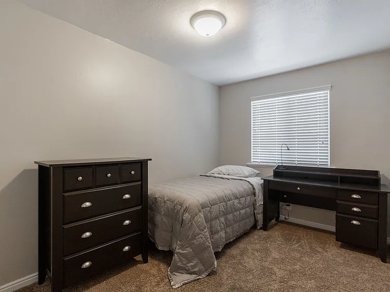935 N University Ave #16 — Photo 9