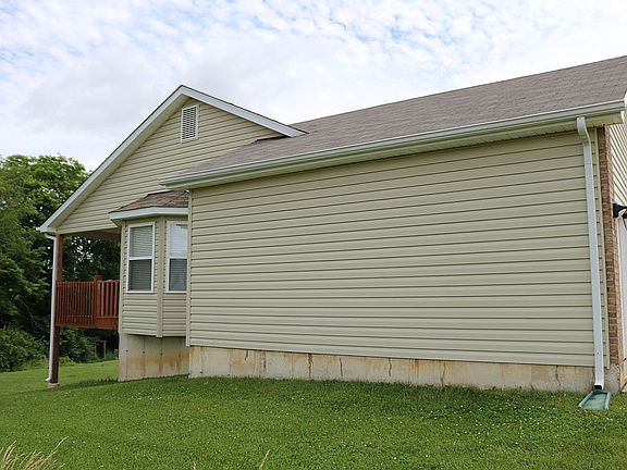 2nd image of 850 Glen Eagle Dr