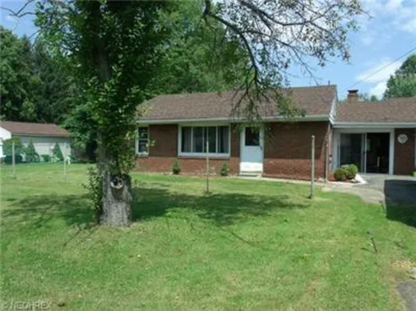 1810 Lucretia Dr, Girard, OH 44420