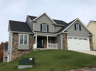 26 Amber Ridge Dr, Morgantown, WV 26508