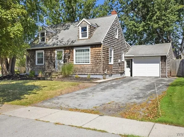 132 Farmingdale Rd, Cheektowaga, NY 14225