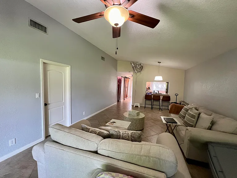 4075 Palm Forest Dr N — Photo 16