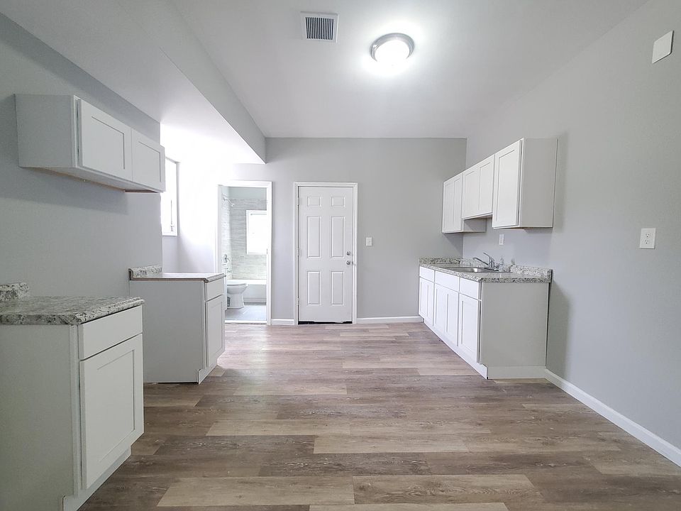 1st image of 325 S 7th St Floor 2