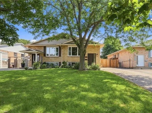 4533 Carriage Rd, Lincoln, ON L3J 0C2