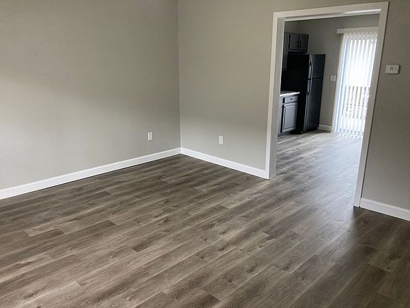 3rd image of 4217 Sunset Dr #2