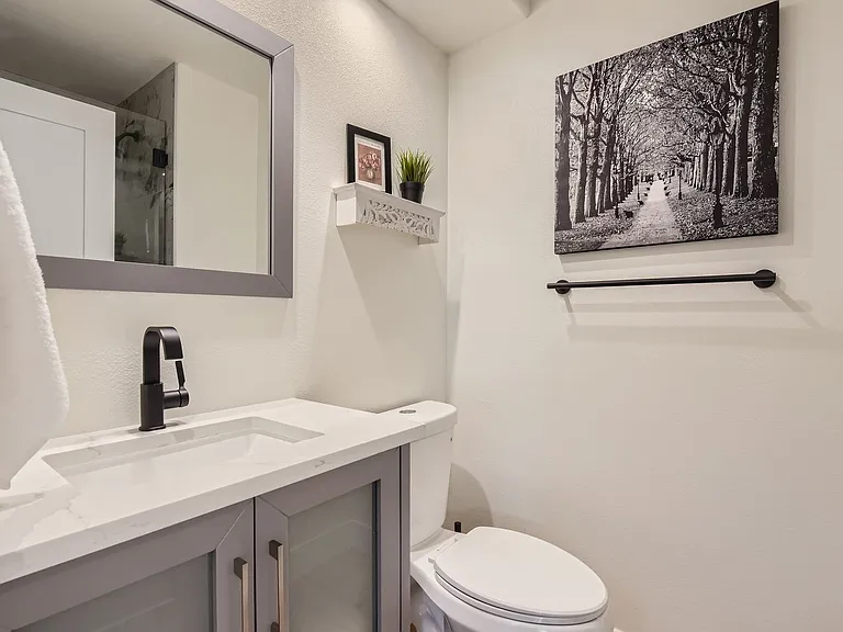 6694 Dutch Creek St — Photo 13